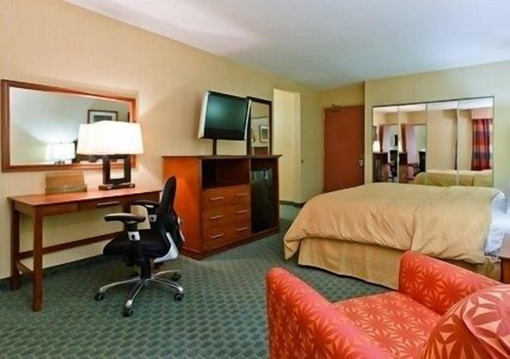 Quality Inn And Conference Center Greeley Downtown Esterno foto