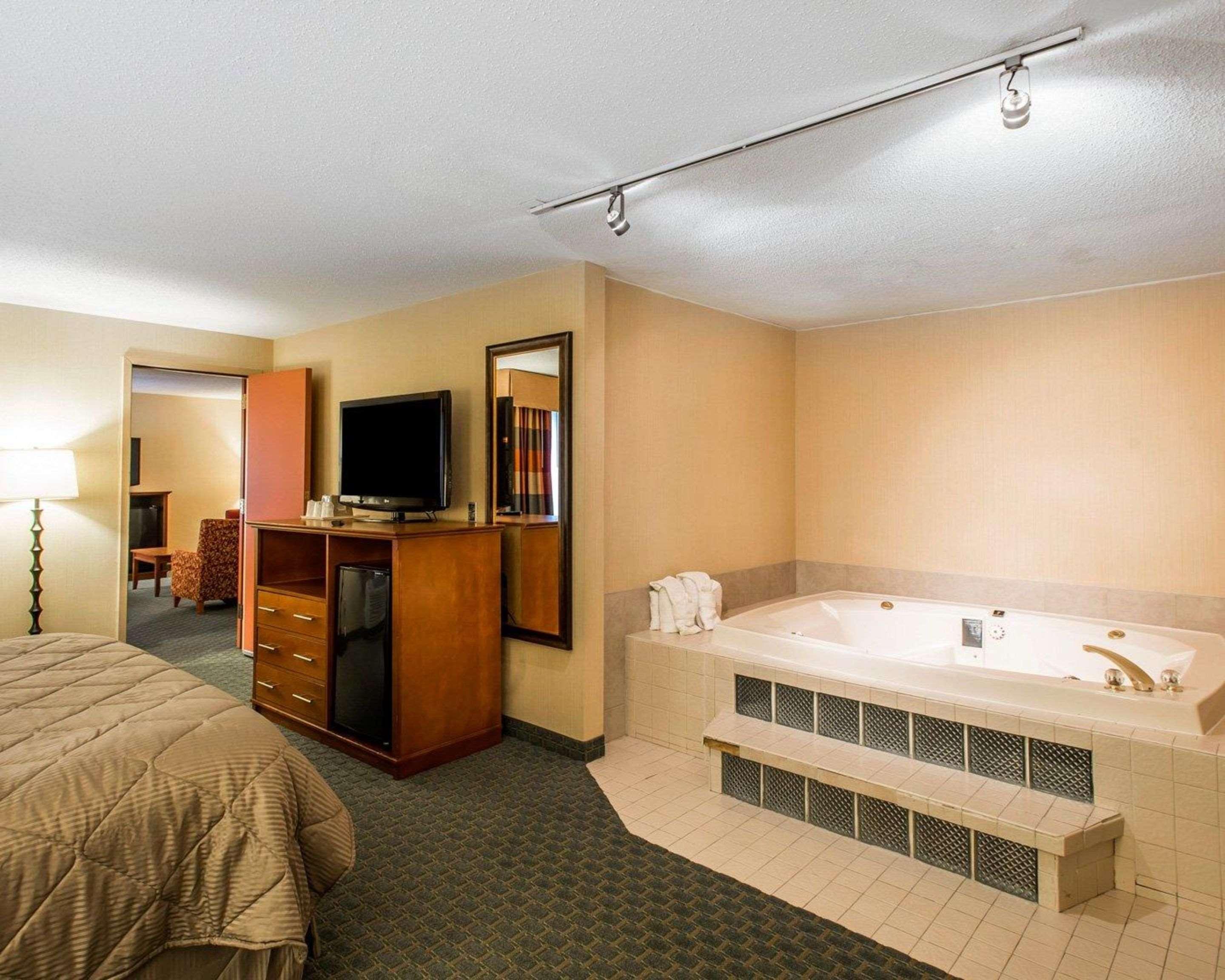 Quality Inn And Conference Center Greeley Downtown Esterno foto