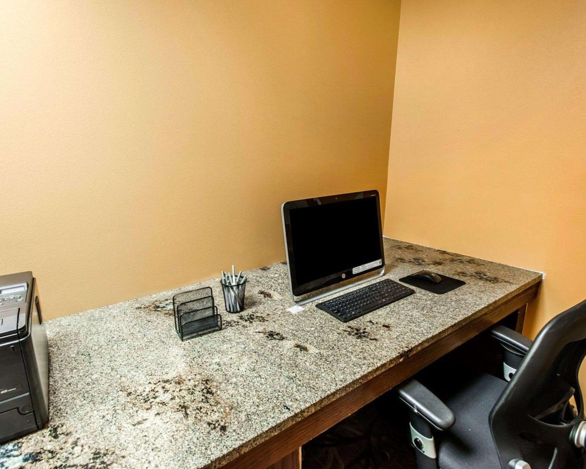 Quality Inn And Conference Center Greeley Downtown Esterno foto